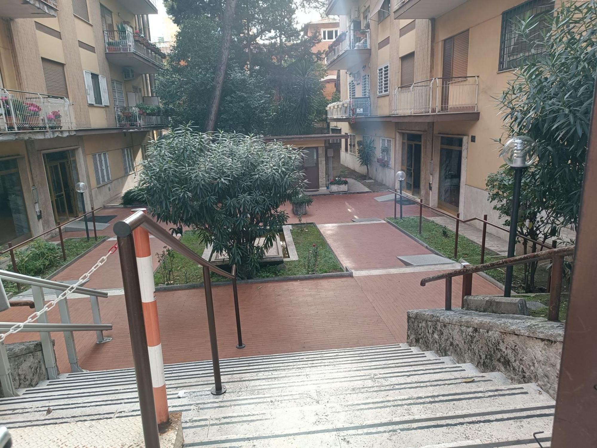 Appartamento Per 4 In Via Tiburtina, Wi-Fi, Metro B E Bus Per Il Centro E La Sapienza Rom Exteriör bild
